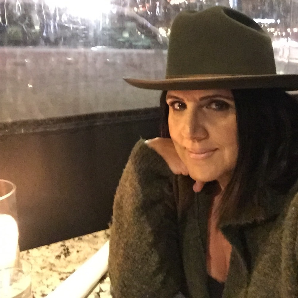 Meet your Posher, Kyrie